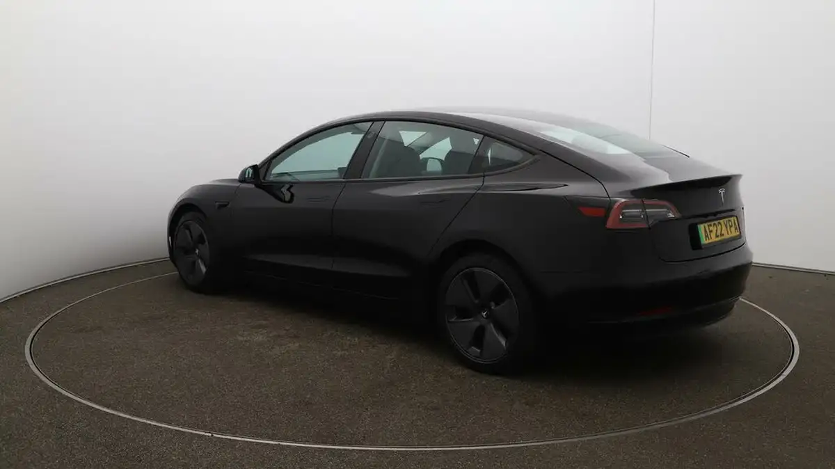2022-tesla-model-3-e-long-range-big-54