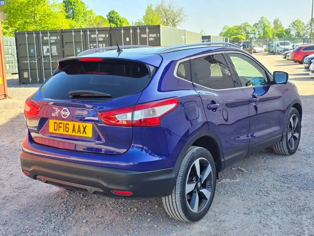 2016-nissan-qashqai-12-dig-t-n-connecta-xtronic-cvt-big-21