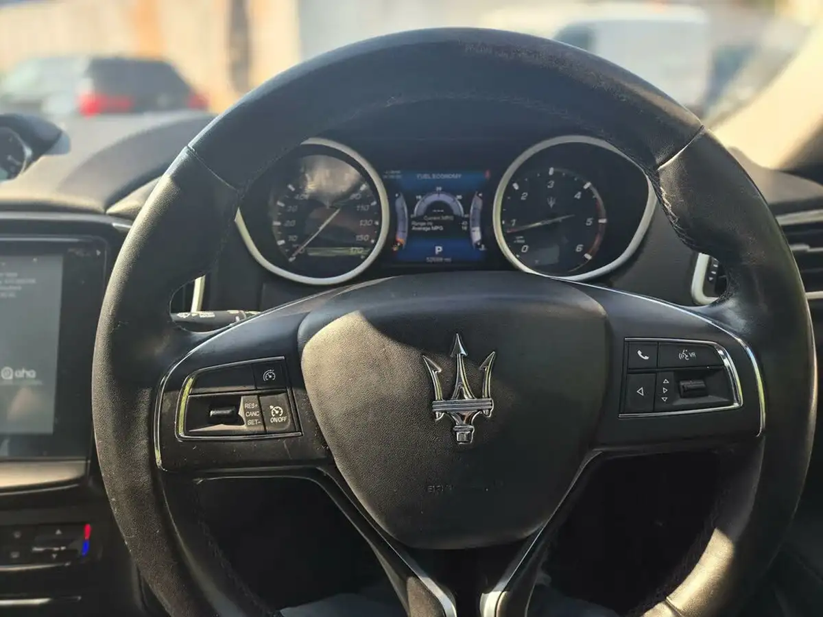 2017-maserati-ghibli-30td-big-40