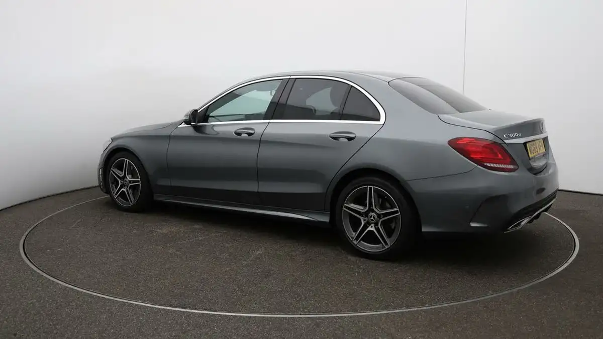 2019-mercedes-benz-c-class-20d-c300d-amg-line-245ps-ss-saloon-4d-big-27