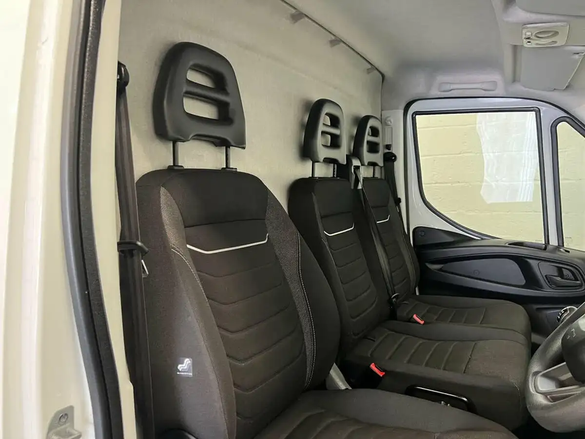 2023-iveco-daily-s-class-23td-35s14v-business-3520mm-h2-136pseu6dt-big-8