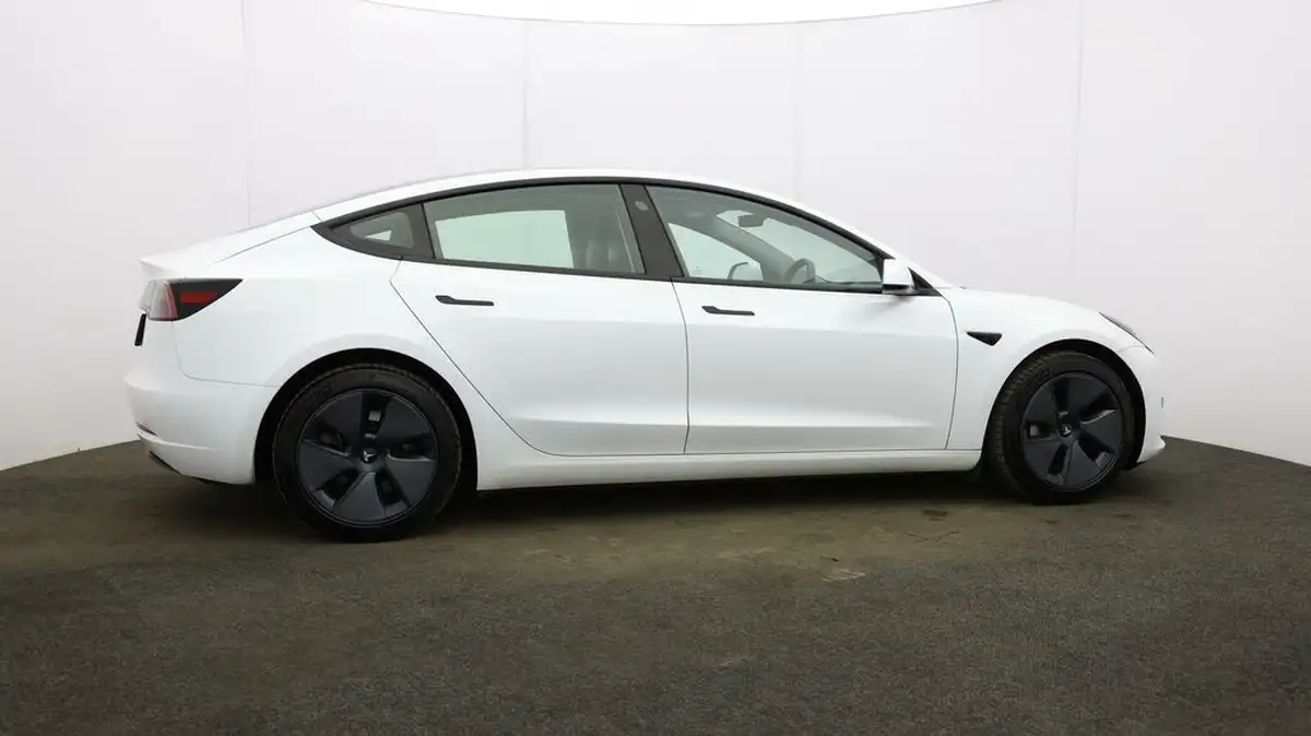 2021-tesla-model-3-e-standard-plus-big-47