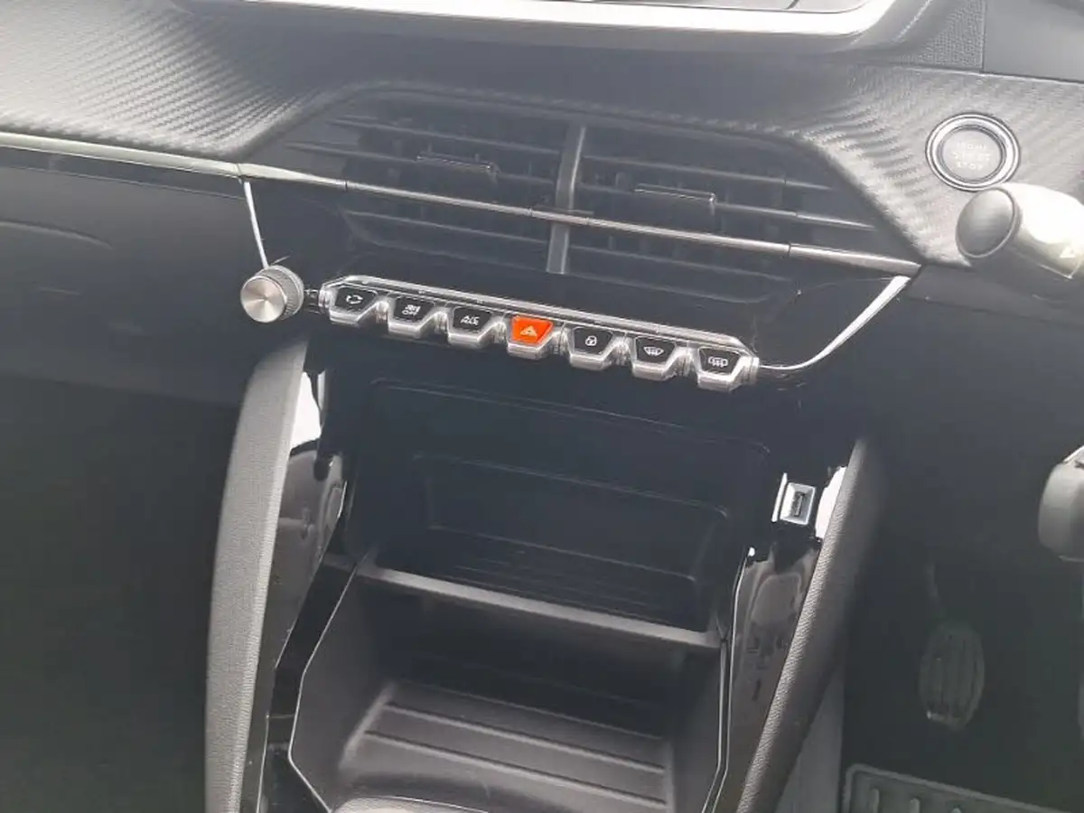 2022-peugeot-208-12-puretech-active-premium-75bhp-big-18