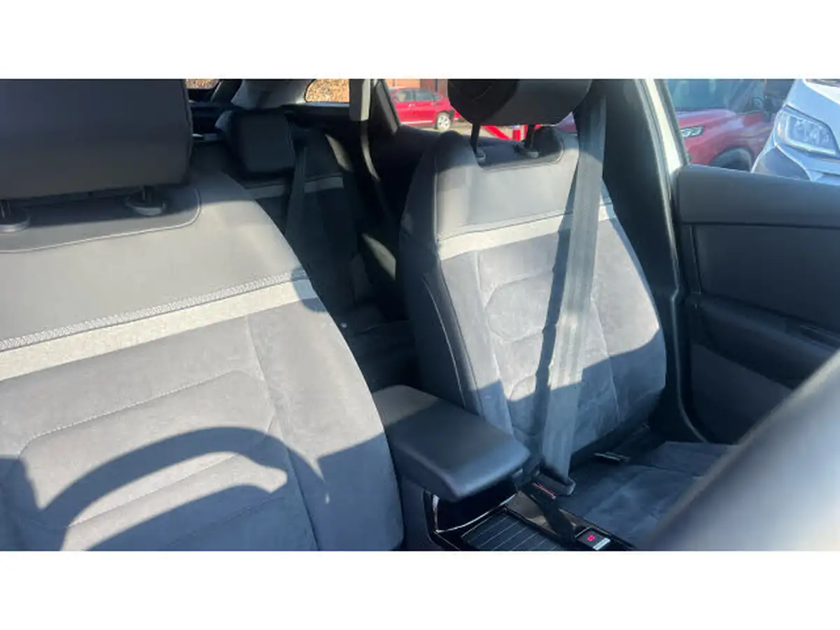 2023-citroen-c4-12-puretech-max-big-7