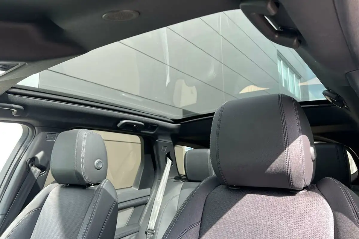 2024-land-rover-discovery-sport-15-p300e-dynamic-se-big-5