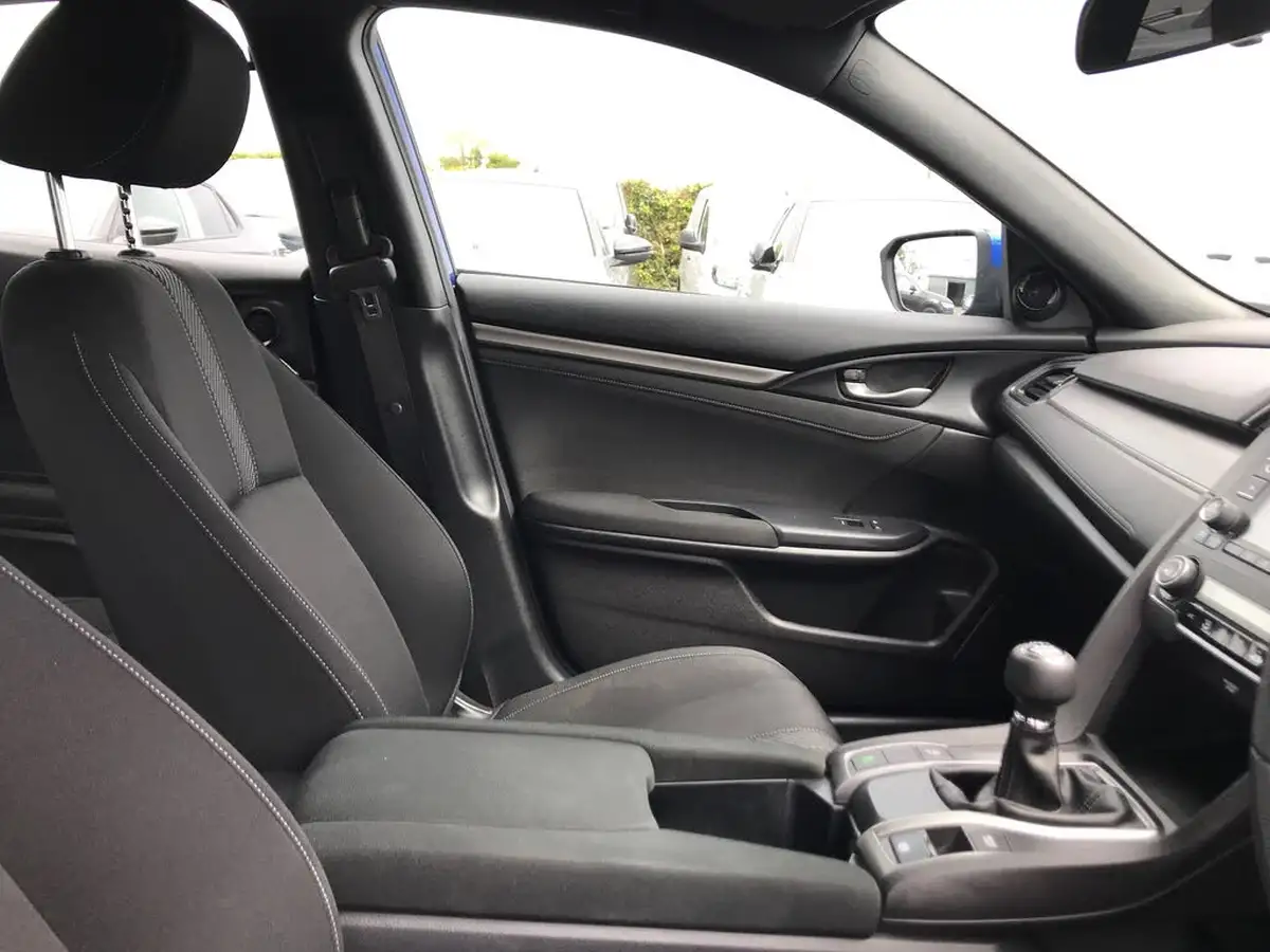 2020-honda-civic-10-vtec-turbo-se-hatchback-5d-big-3
