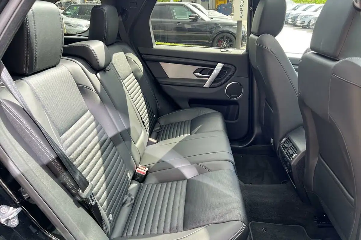 2024-land-rover-discovery-sport-15-p300e-dynamic-se-big-28
