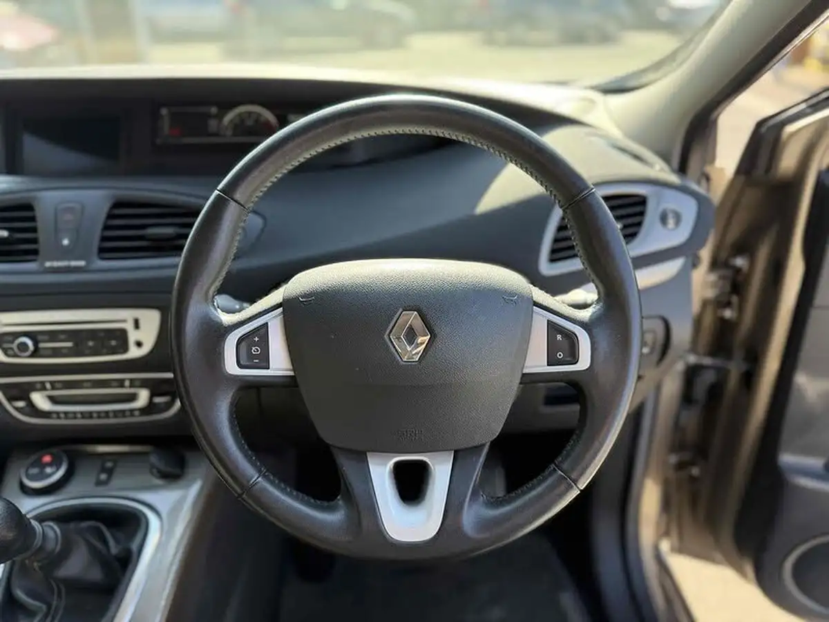 2013-renault-scenic-xmod-16-dynamique-tomtom-big-16