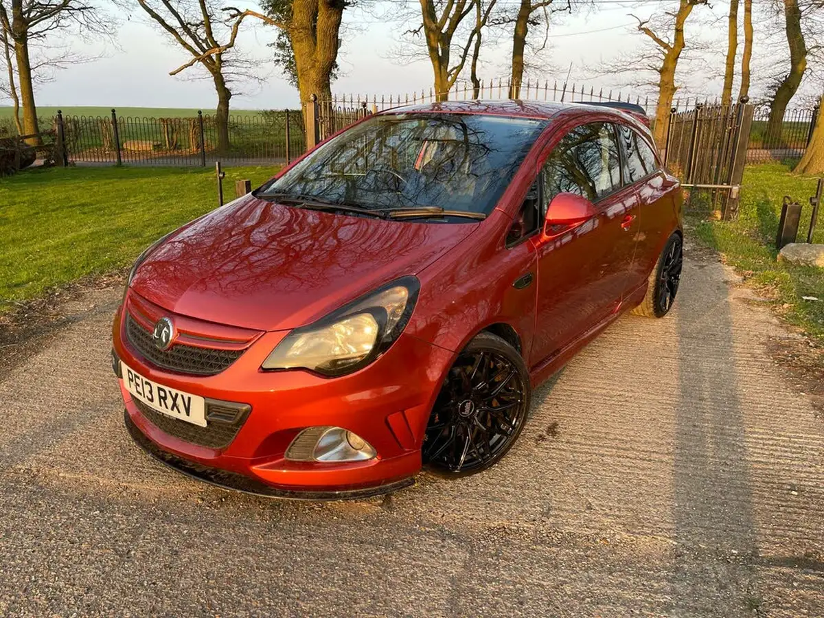 2013-vauxhall-corsa-16-vxr-nurburgring-edition-big-0