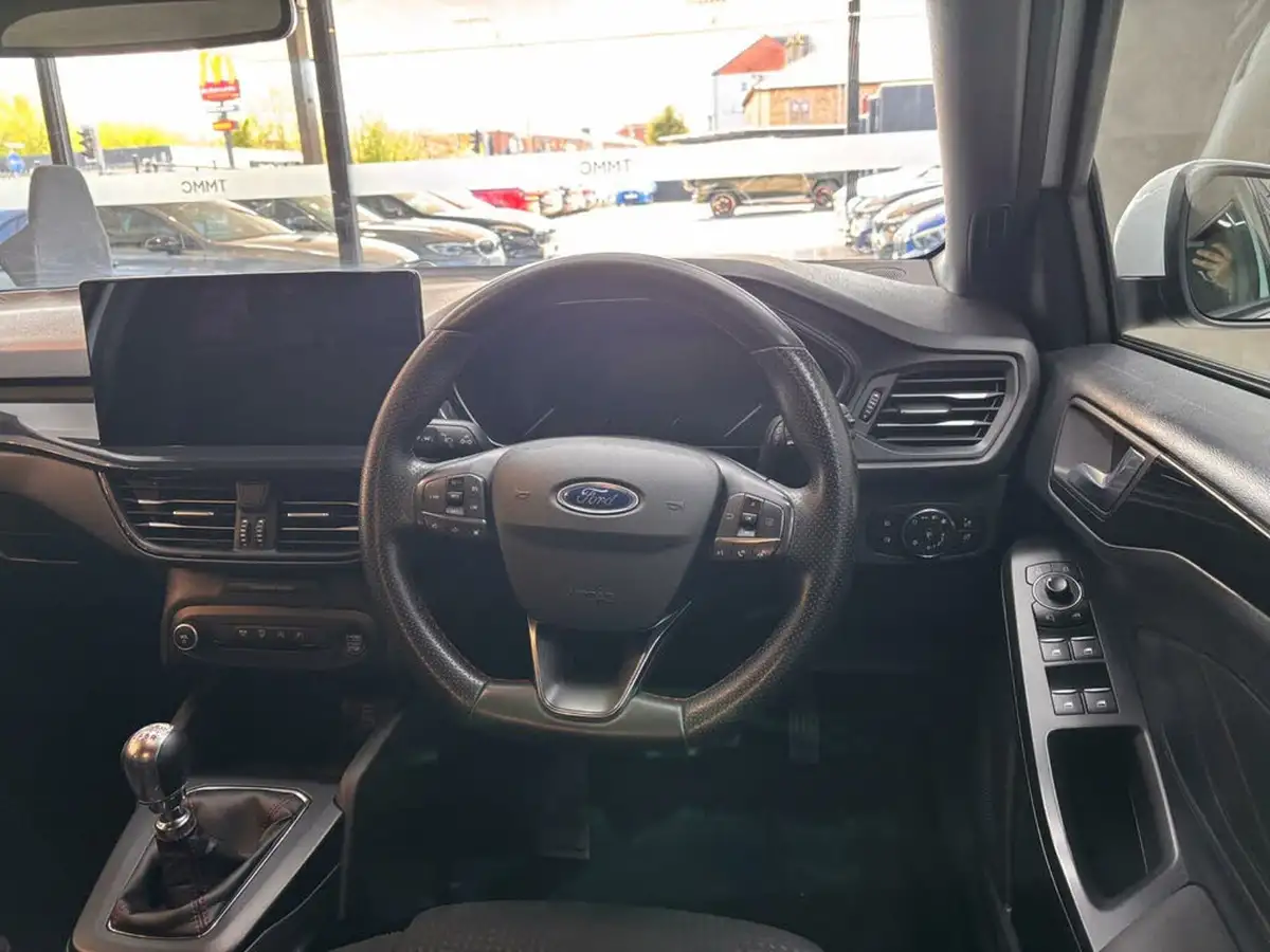 2023-ford-focus-10t-st-line-125ps-hatchback-big-43