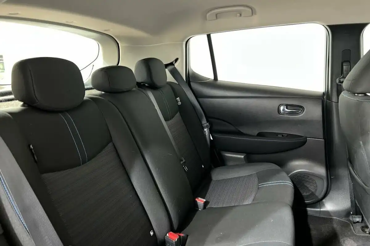 2022-nissan-leaf-e-acenta-big-18