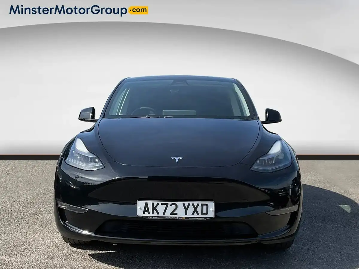 2022-tesla-model-y-e-long-range-big-4