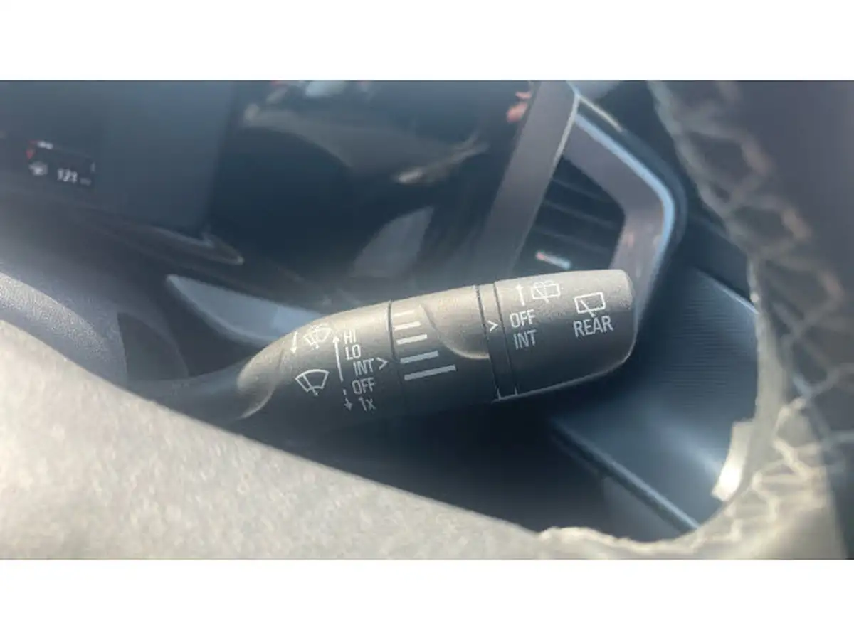 2023-vauxhall-mokka-12-design-136ps-big-24