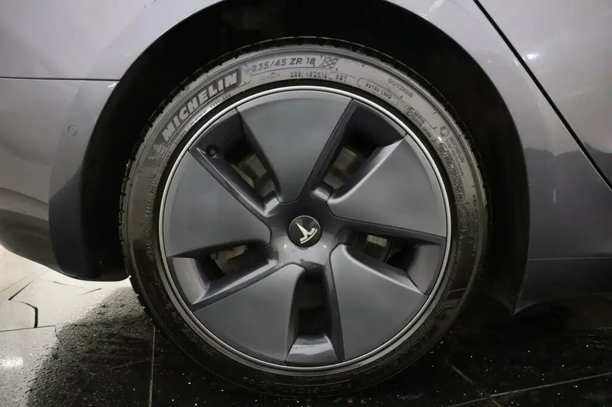 2021-tesla-model-3-e-long-range-awd-big-34