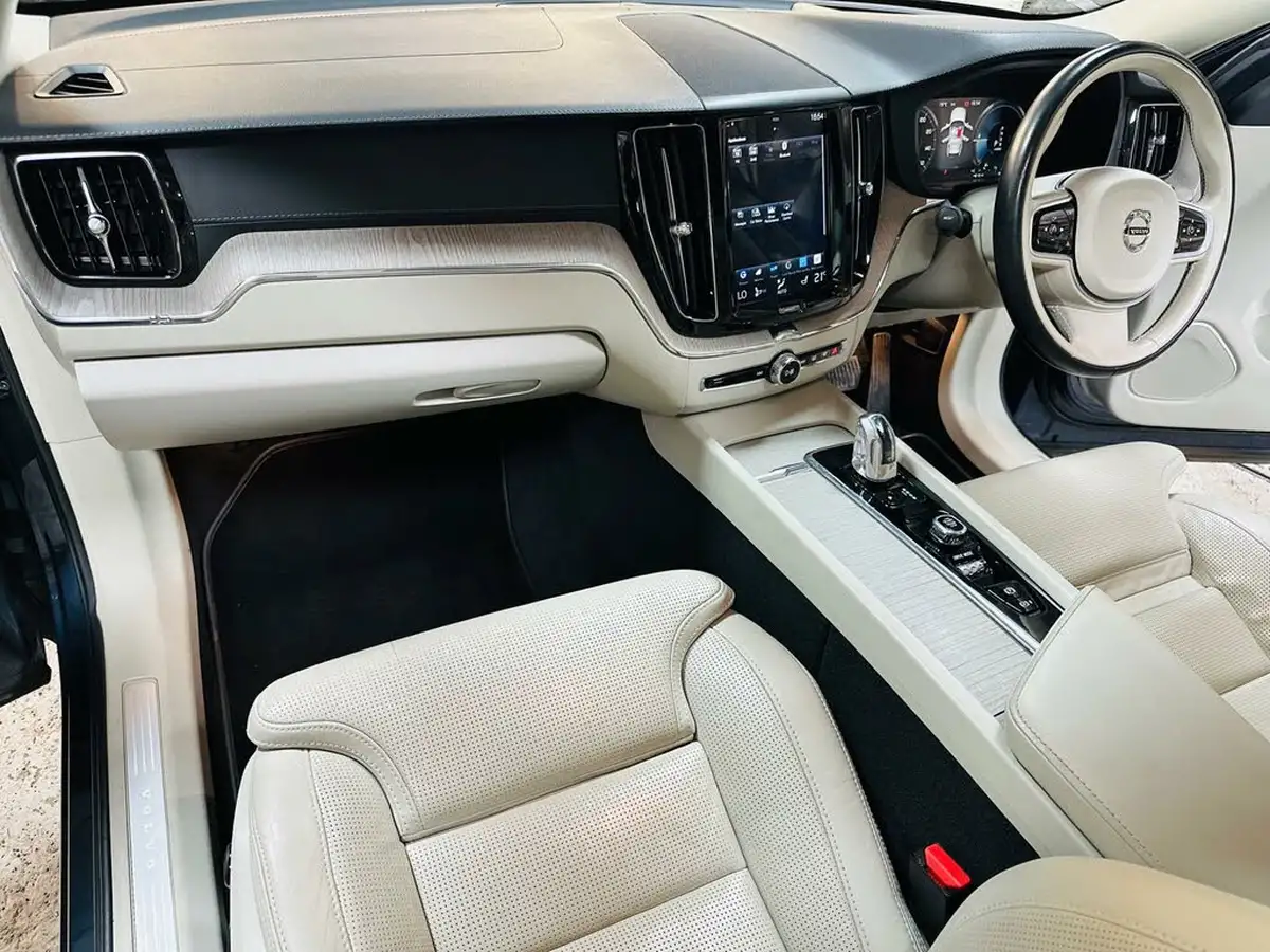 2019-volvo-xc60-20-t8-inscription-pro-ss-big-4