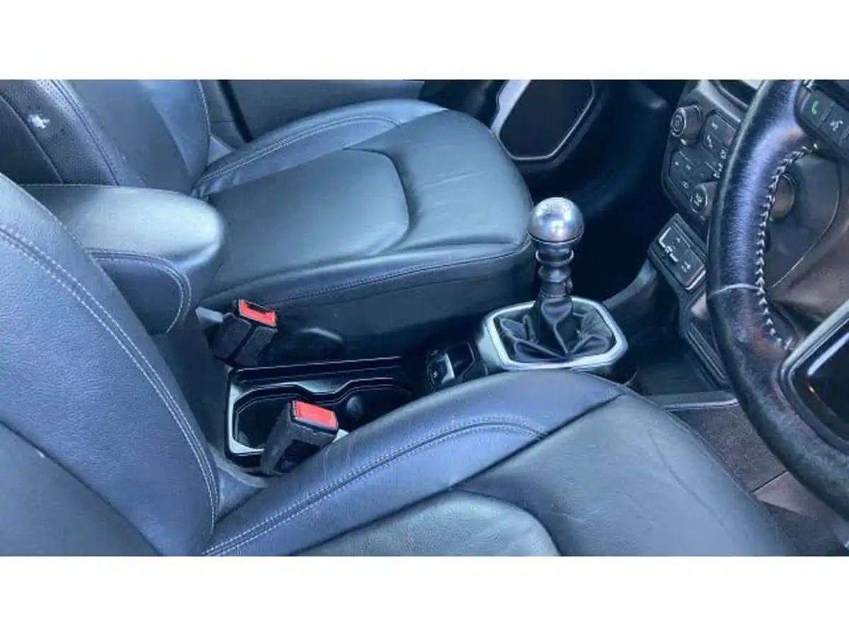 2021-jeep-renegade-10-gse-80th-anniversary-big-25