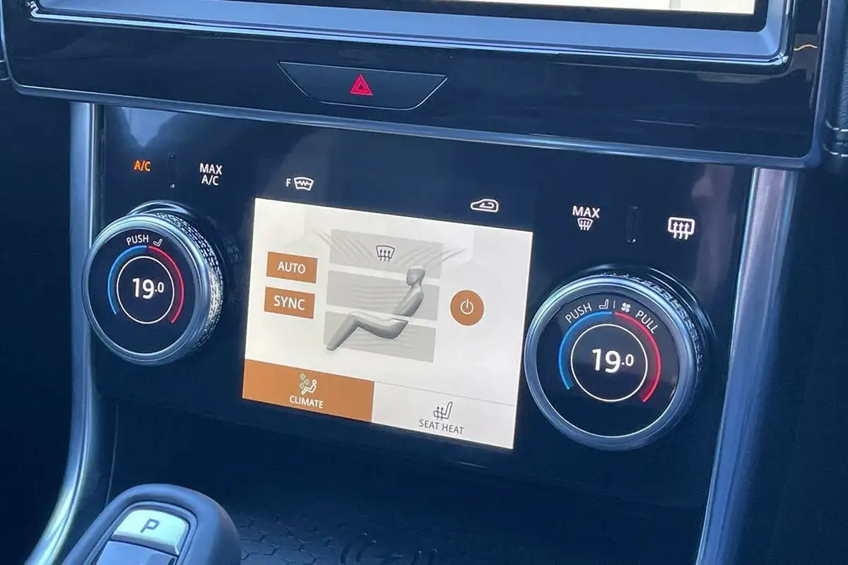 2023-jaguar-xe-20-p250-r-dynamic-hse-black-big-16