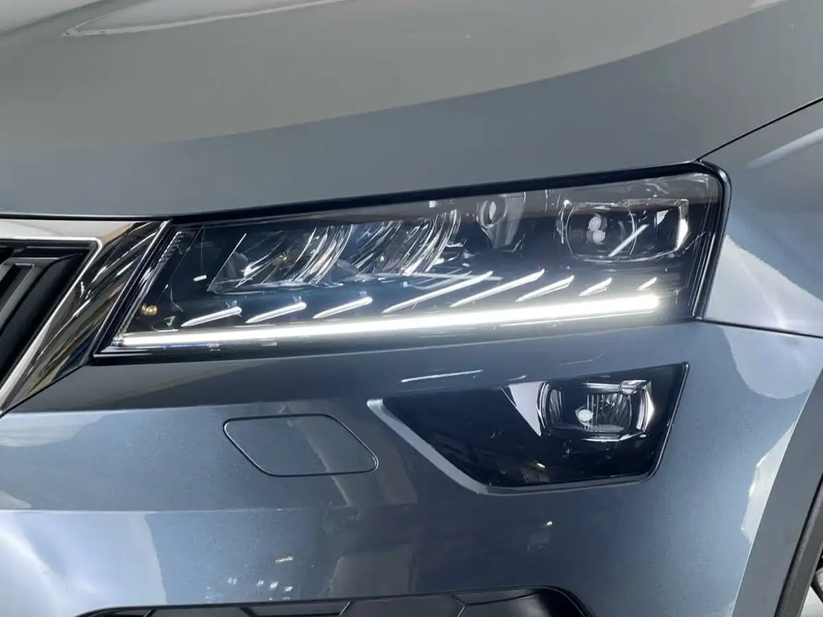 2018-skoda-karoq-15-tsi-edition-ss-dsg-big-6