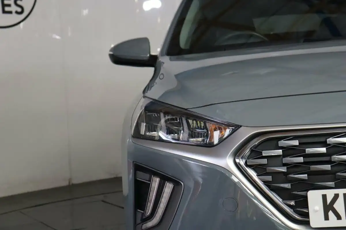 2022-hyundai-ioniq-16-gdi-premium-se-hybrid-big-10