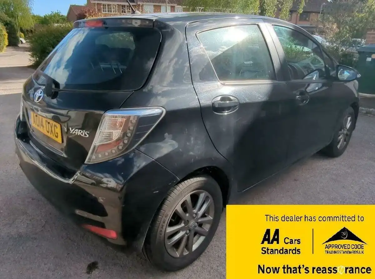 2014-toyota-yaris-133-icon-smart-pack-m-drive-s-big-3