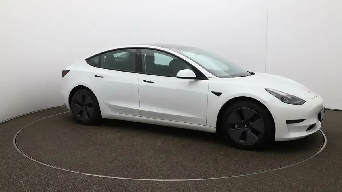 2021-tesla-model-3-e-standard-plus-big-37