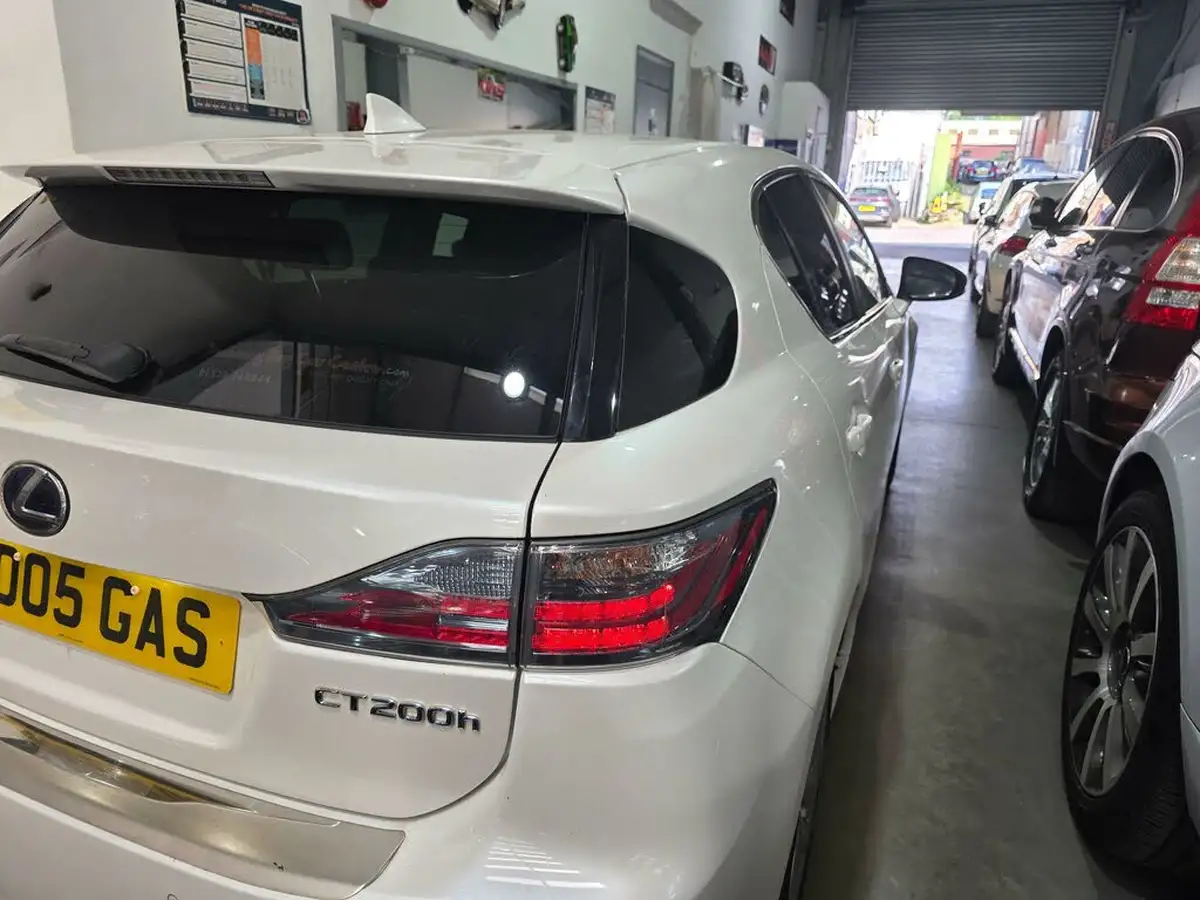 2015-lexus-ct-200h-18-advance-cvt-big-58