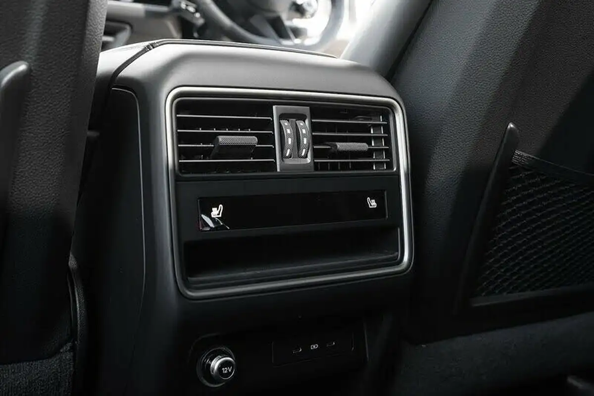 2025-porsche-cayenne-40-v8-turbo-e-hybrid-station-wagon-big-24