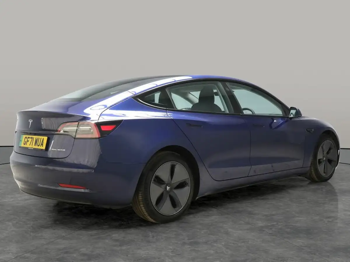 2021-tesla-model-3-e-long-range-awd-big-10