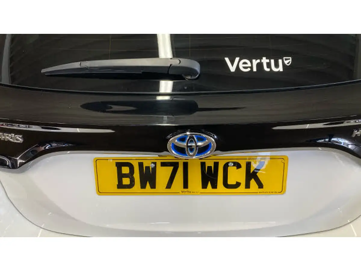 2022-toyota-yaris-15-vvt-i-design-big-52
