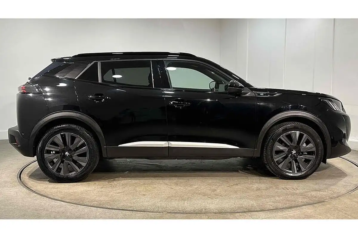 2021-peugeot-2008-suv-e-gt-premium-big-3