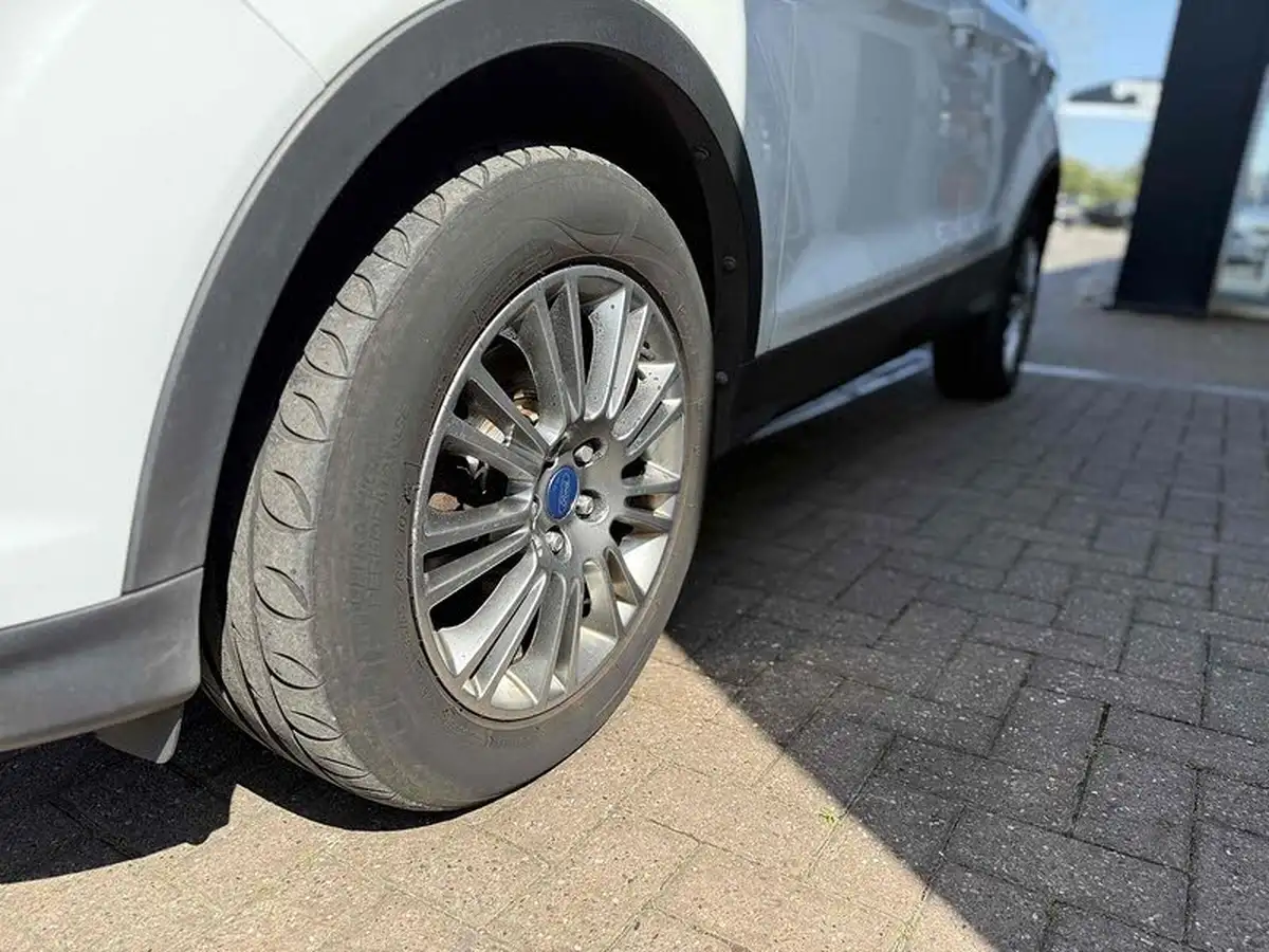 2014-ford-kuga-20tdci-titanium-140ps-big-10