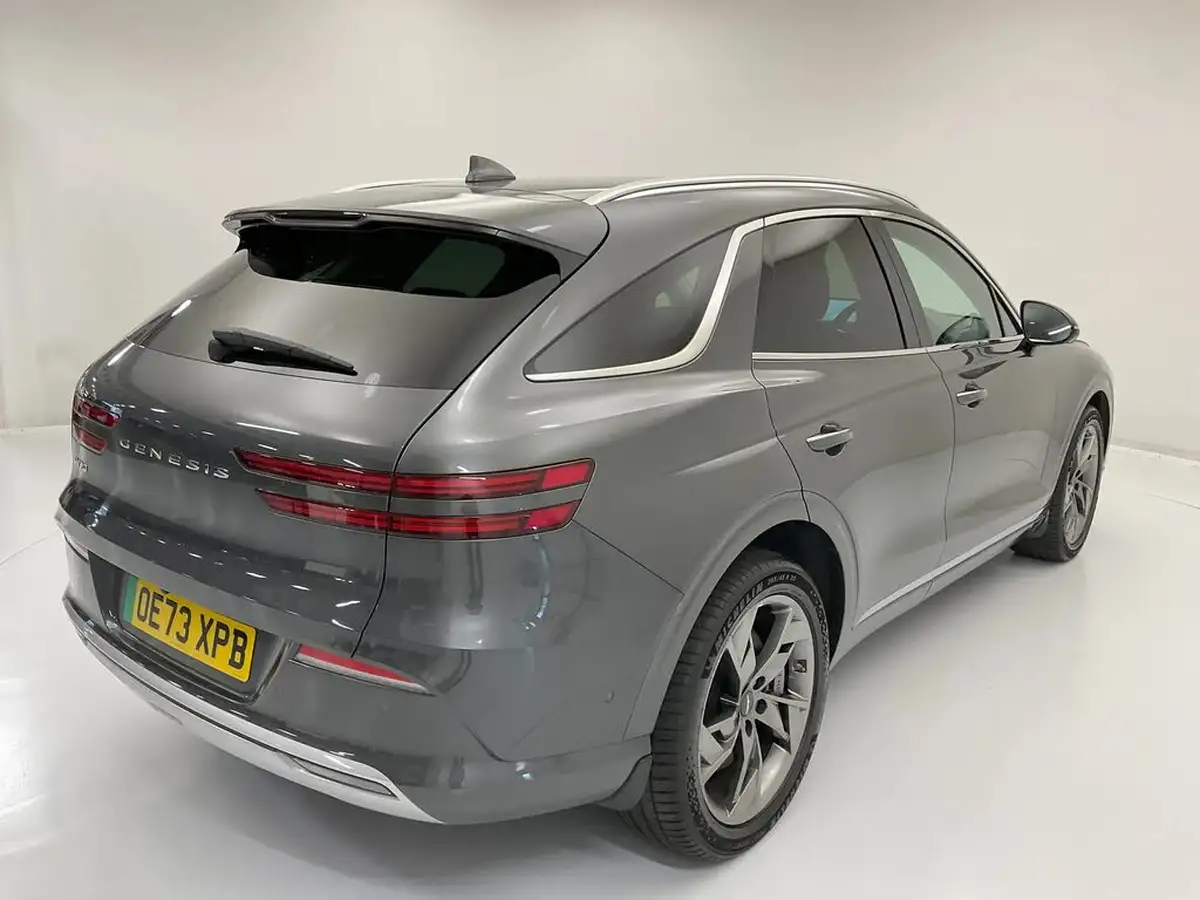 2023-genesis-gv70-e-sport-line-big-10