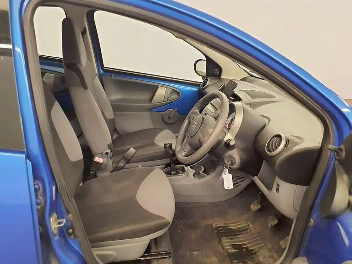 2011-citroen-c1-10-vt-68-5d-big-6