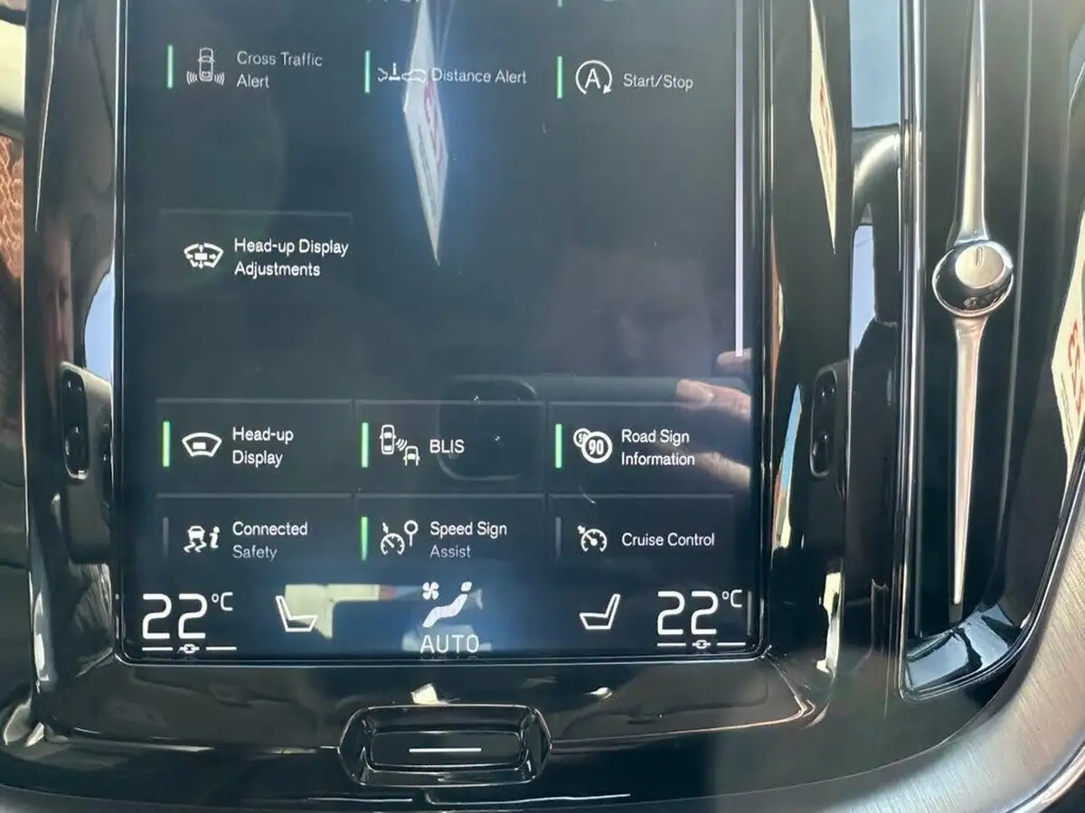 2018-volvo-xc60-20td-d4-momentum-pro-awd-geartronic-big-12