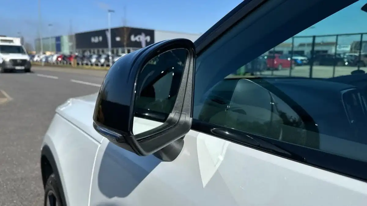 2025-volvo-ex40-e-ultra-big-23