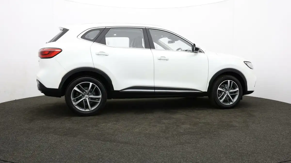 2022-mg-hs-15t-gdi-exclusive-162ps-dct-big-28