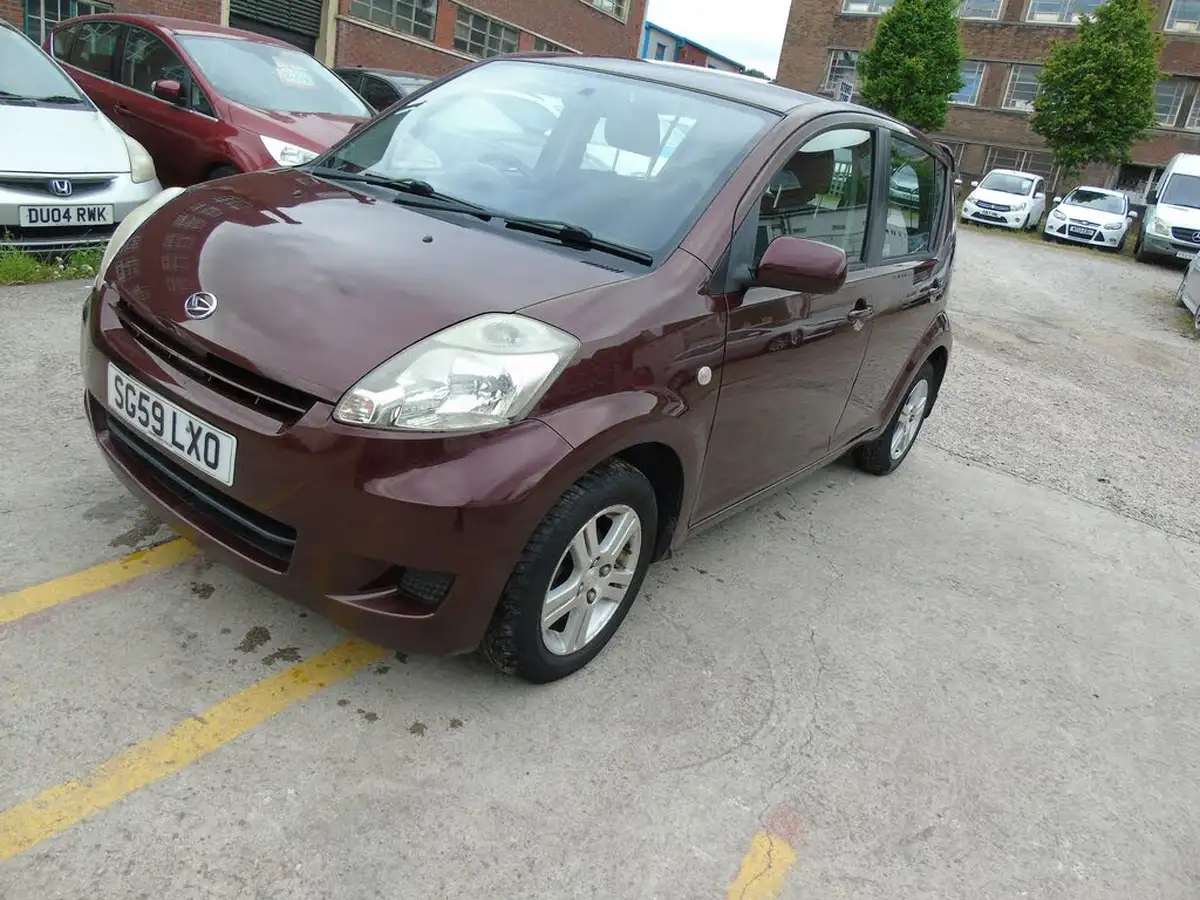 2009-daihatsu-sirion-13-se-auto-big-0