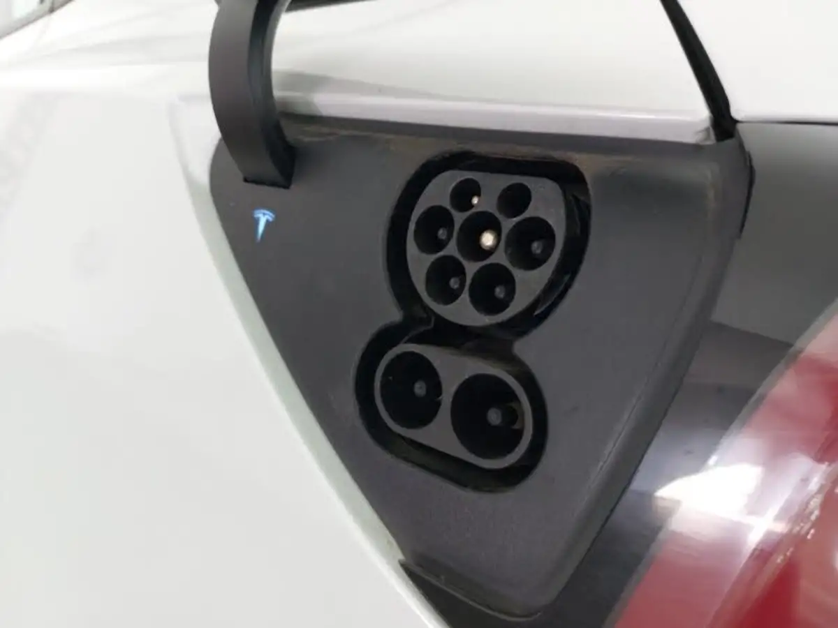 2021-tesla-model-3-e-long-range-4x4-big-17