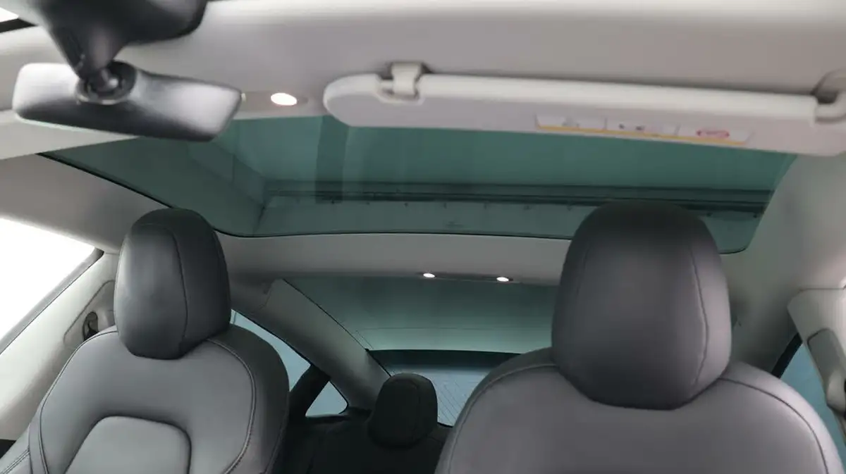2020-tesla-model-3-e-long-range-big-19
