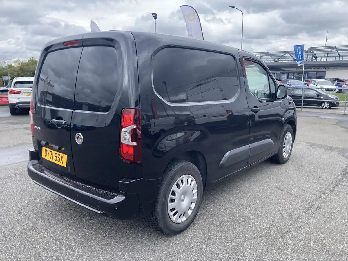 2021-vauxhall-combo-e-50kwh-sportive-2300-l2h1-big-8