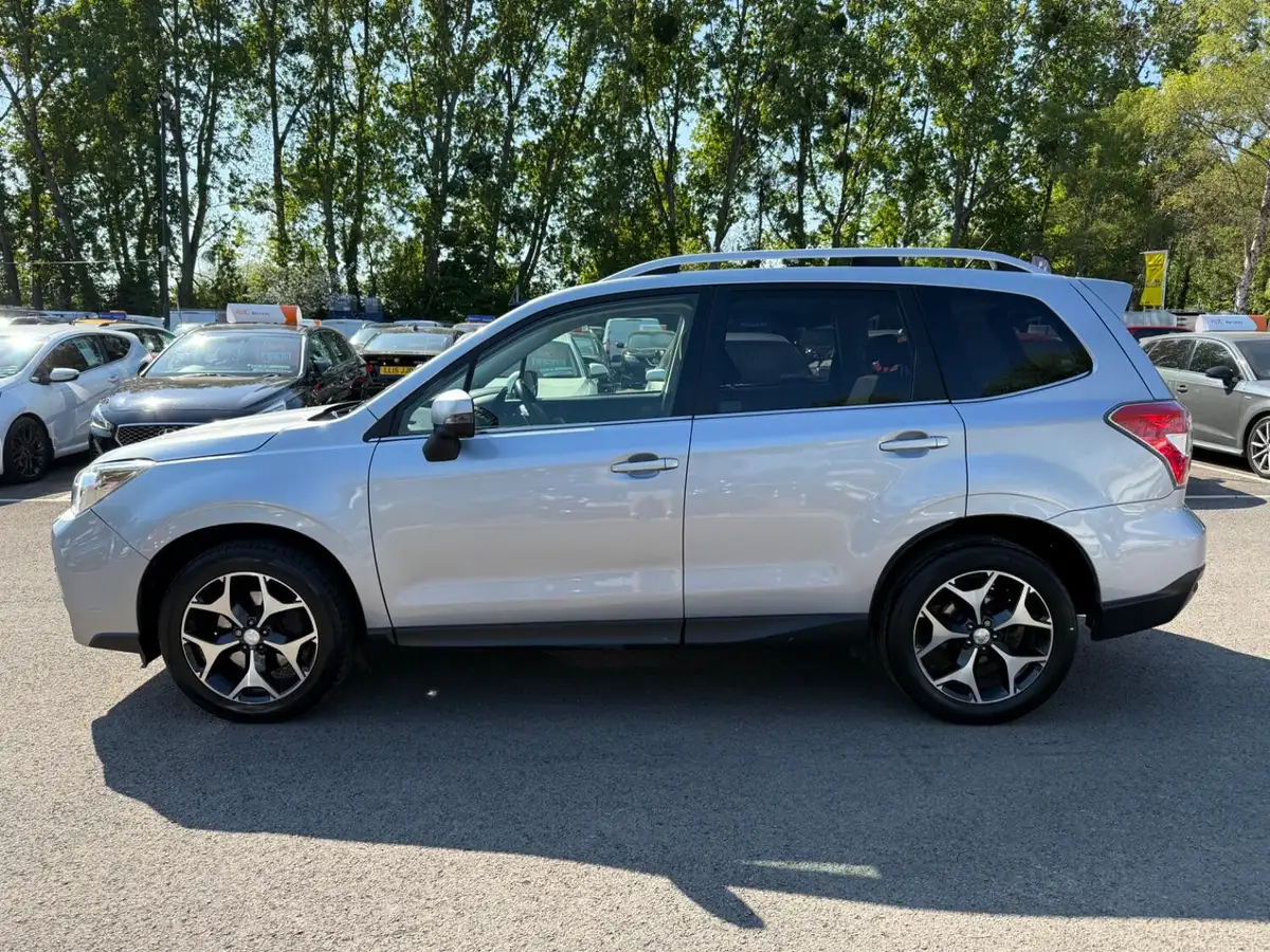 2013-subaru-forester-20-xt-turbo-big-7