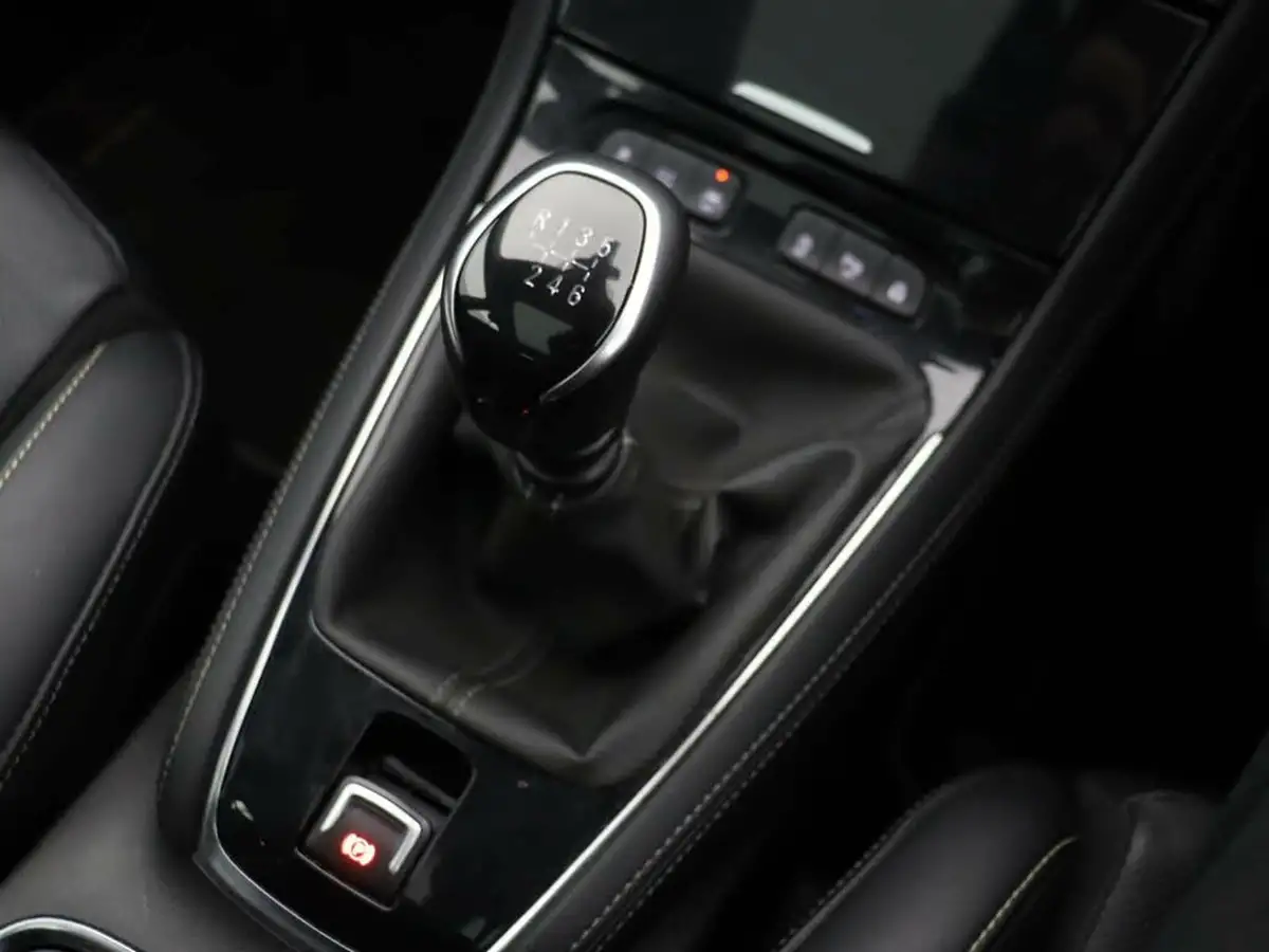 2021-vauxhall-grandland-x-15td-elite-nav-big-19