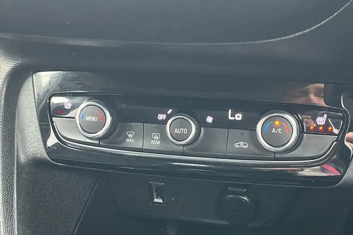 2022-vauxhall-corsa-12i-elite-edition-big-14