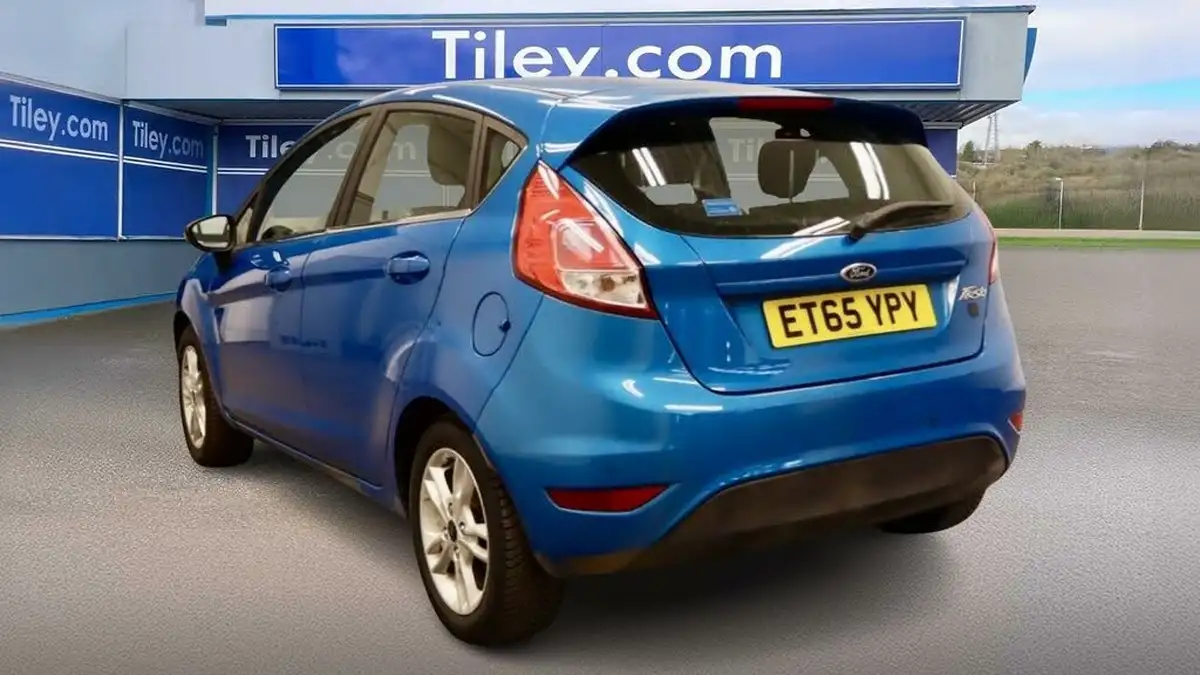 2016-ford-fiesta-125-zetec-5d-big-4