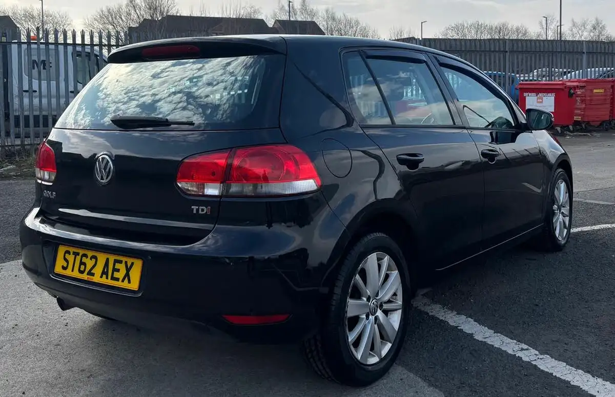 2012-volkswagen-golf-16td-match-5d-big-7