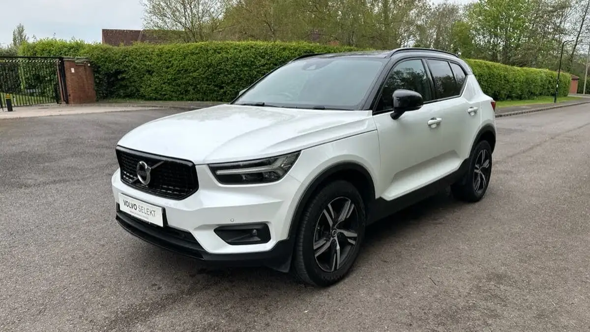 2020-volvo-xc40-15-t3-r-design-big-25