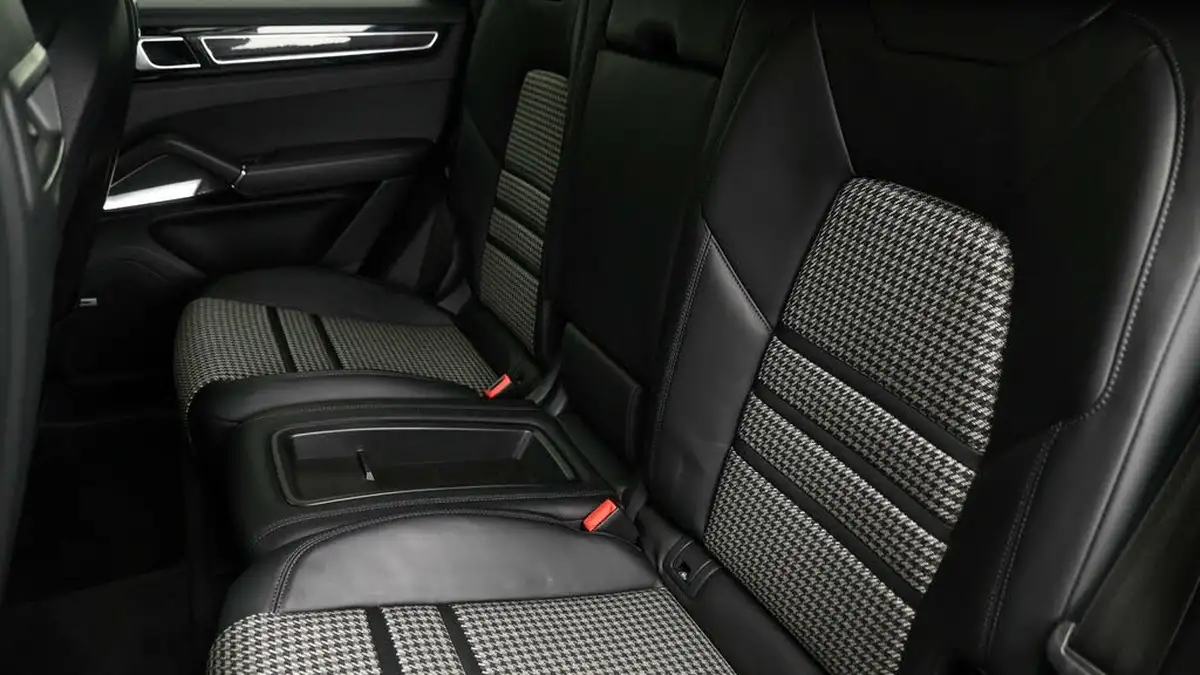 2022-porsche-cayenne-40-v8-turbo-coupe-big-29