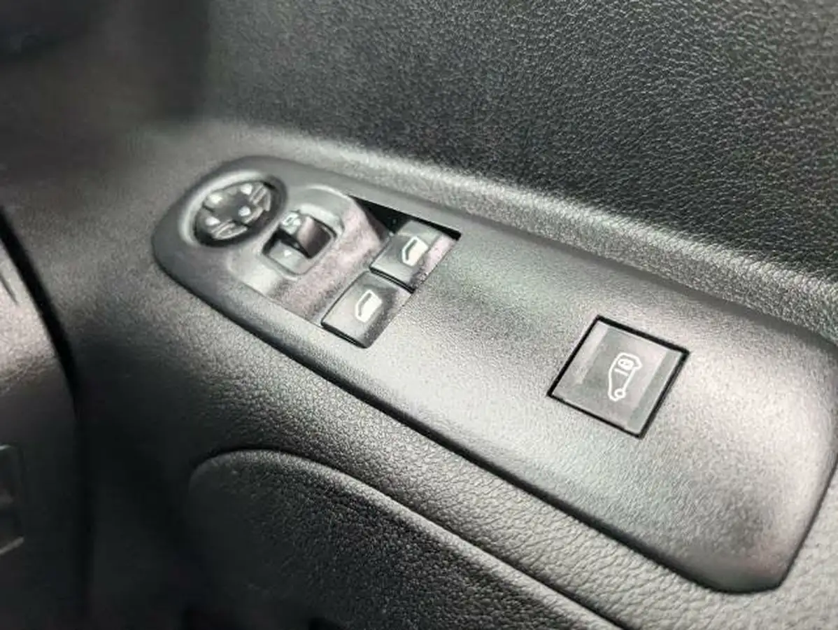 2021-peugeot-partner-15-bluehdi-950-professional-100ps-eu6dt-long-panel-big-19