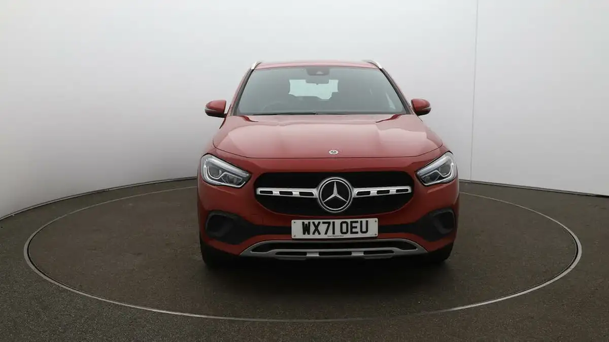 2022-mercedes-benz-gla-class-13-gla-200-sport-big-2