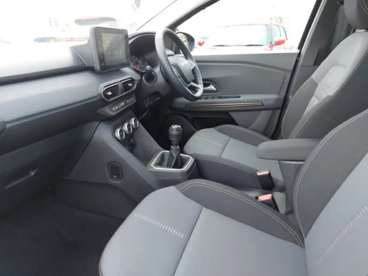 2024-dacia-sandero-stepway-10-tce-extreme-90bhp-big-4